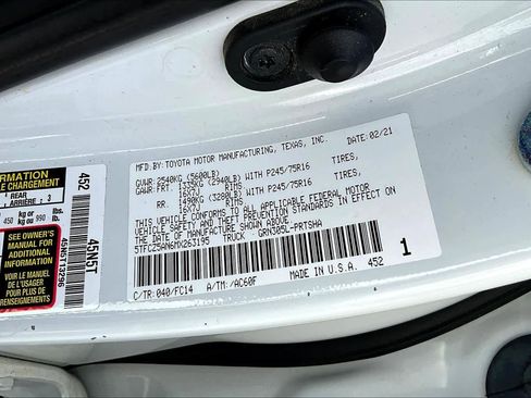 Used 2021 Toyota Tacoma SR5 AWD/4WD image 36