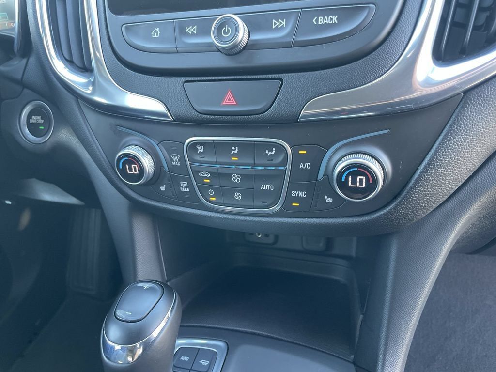 Used 2018 Chevrolet Equinox LT w/ Sun & Infotainment Package AWD/4WD image 27