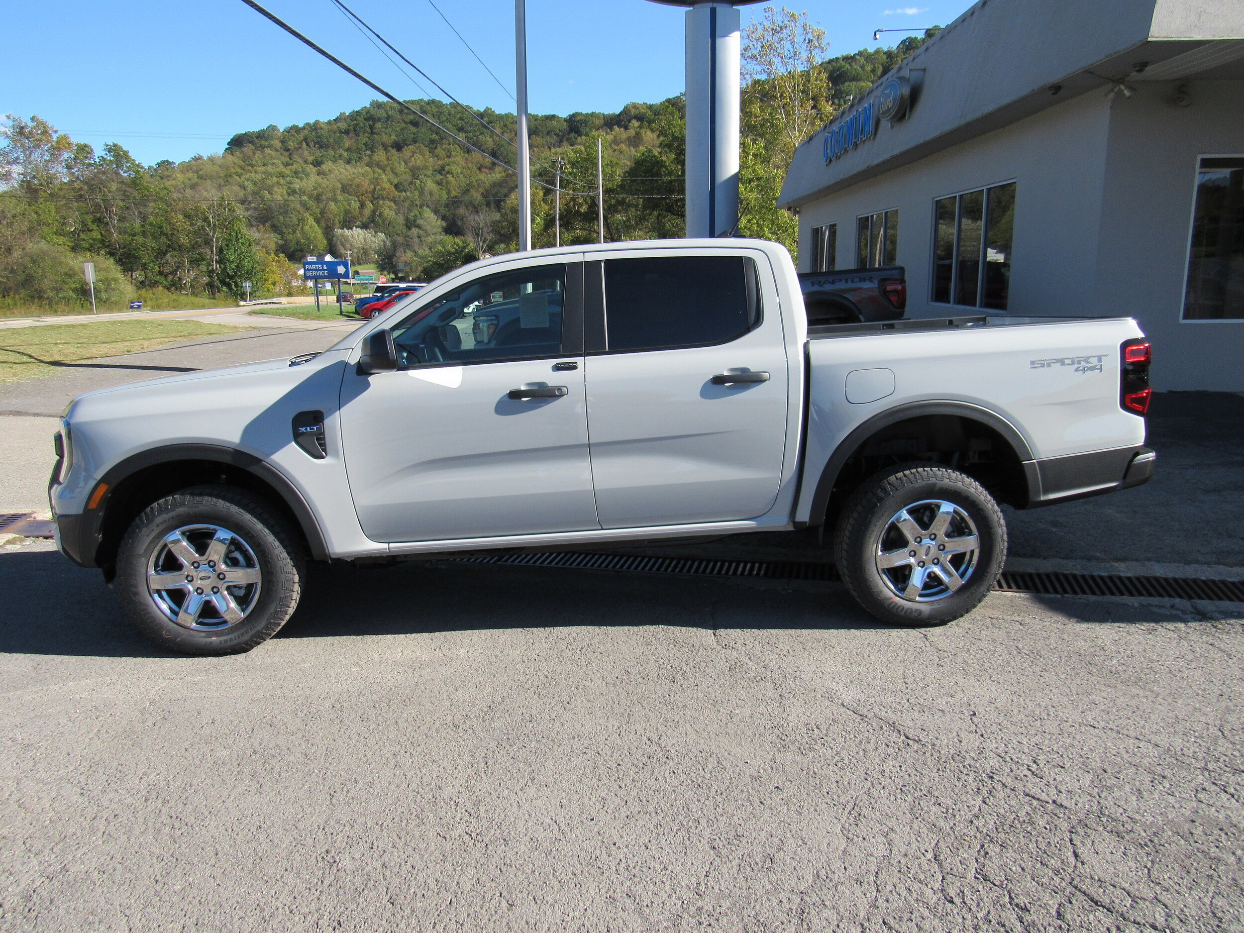 New 2026 Ford Ranger XLT w/ Equipment Group 301A High AWD/4WD image 9