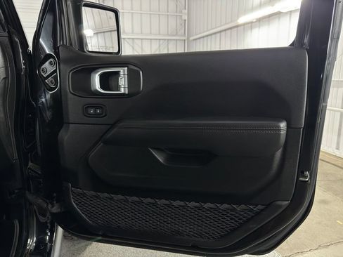Used 2021 Jeep Wrangler Unlimited Rubicon AWD/4WD image 31