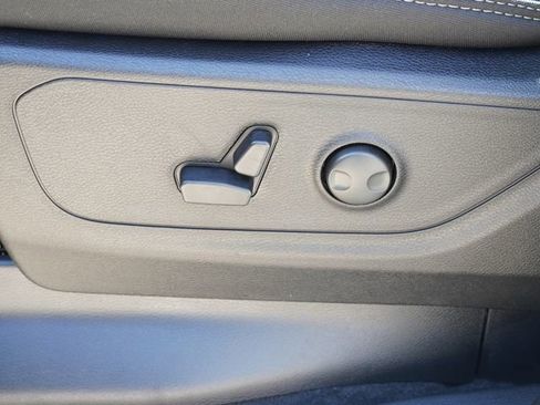 New 2026 RAM 1500 4x4 Crew Cab image 19