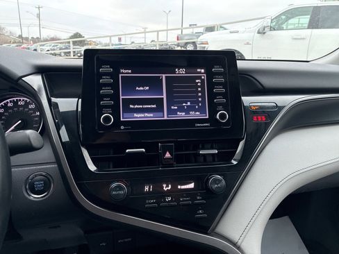 Used 2021 Toyota Camry SE w/ Convenience Package image 20