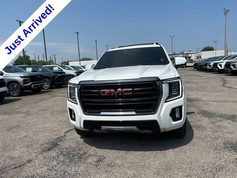 Used 2023 GMC Yukon XL AT4 w/ AT4 Premium Plus Package AWD/4WD image 8