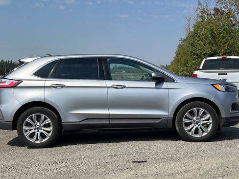 Used 2022 Ford Edge Titanium image 3