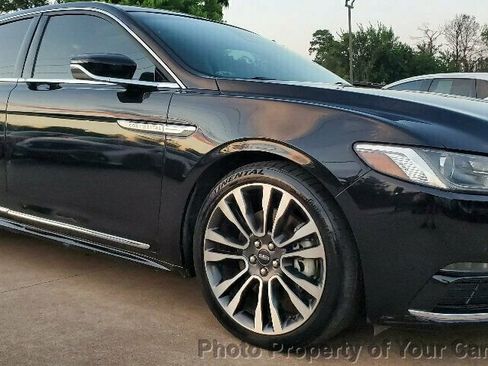 Used 2019 Lincoln Continental Select w/ Continental Climate Package image 10