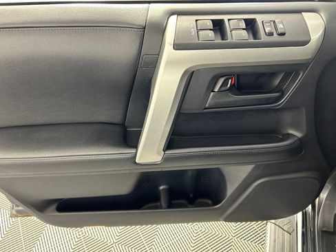 Used 2013 Toyota 4Runner Limited AWD/4WD image 10