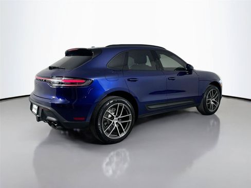 Certified 2026 Porsche Macan AWD/4WD image 7