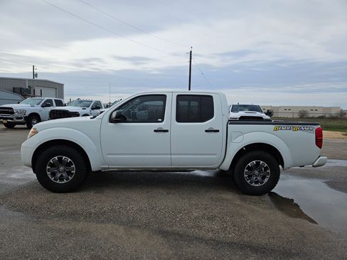 Used 2016 Nissan Frontier Desert Runner image 6