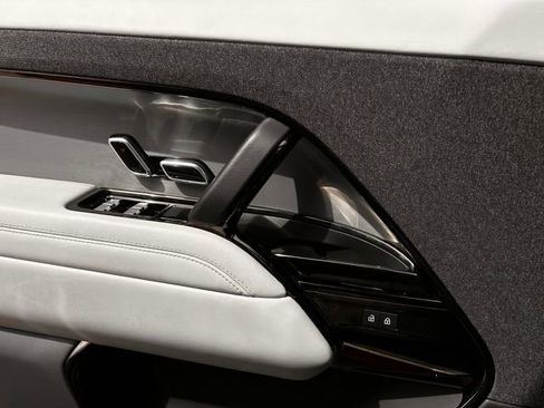 Used 2023 Land Rover Range Rover Sport SE image 26