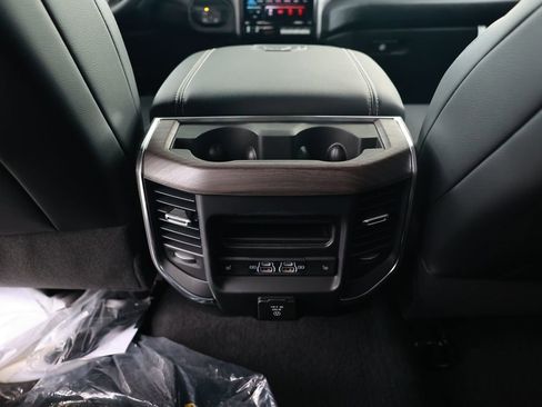 New 2026 RAM 3500 Laramie AWD/4WD image 30