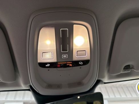 Certified 2023 Volvo XC60 B5 Plus w/ Climate Package image 21