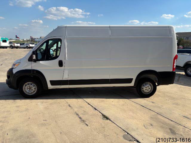 Used 2024 RAM ProMaster 2500 w/ Convenience Group FWD image 4