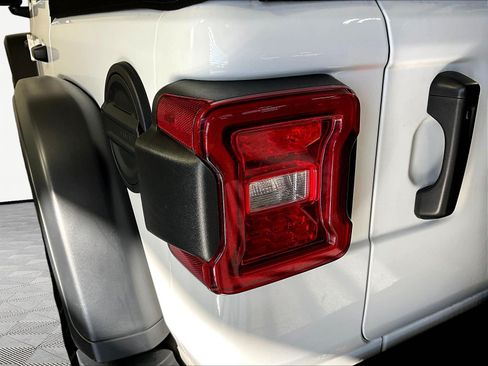 Used 2020 Jeep Wrangler Unlimited Rubicon AWD/4WD image 21