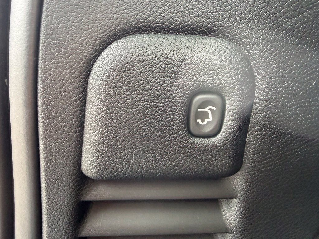 Used 2018 Jeep Grand Cherokee Altitude RWD image 33