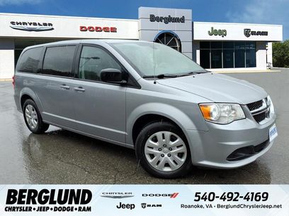 Used 2018 Dodge Grand Caravan SE w/ UConnect Hands-Free Group