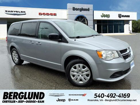 Used 2018 Dodge Grand Caravan SE w/ UConnect Hands-Free Group FWD image 1