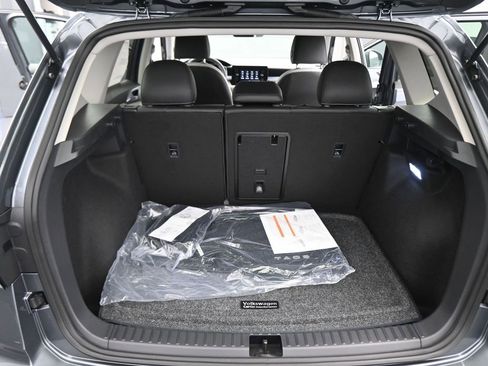 New 2026 Volkswagen Taos SE image 38