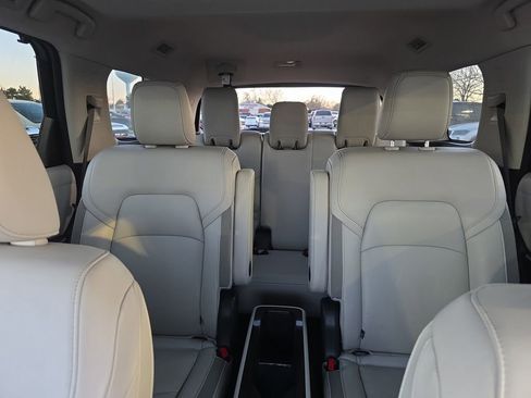 Used 2024 Nissan Pathfinder SL w/ SL Premium Package image 19