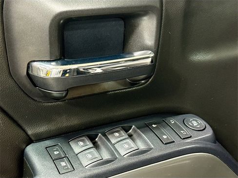 Used 2018 Chevrolet Silverado 1500 LT w/ LT Eassist Package image 19