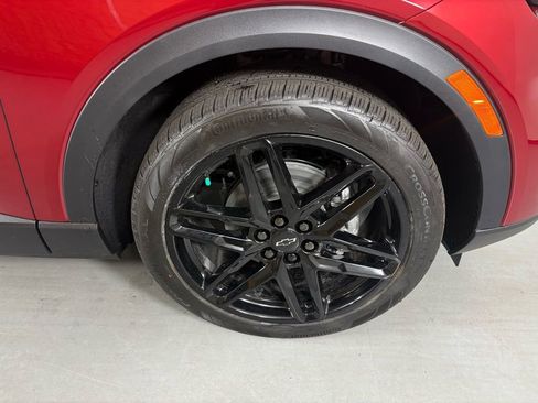 New 2026 Chevrolet Equinox EV LT w/ LPO, Blackout Package FWD image 14