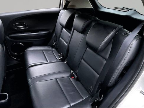 Used 2019 Honda HR-V Touring image 18