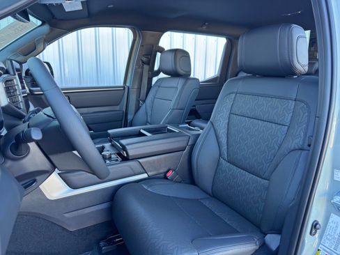 Used 2025 Toyota Tundra Limited image 40