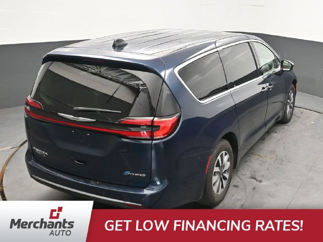 Used 2023 Chrysler Pacifica Touring-L FWD image 30