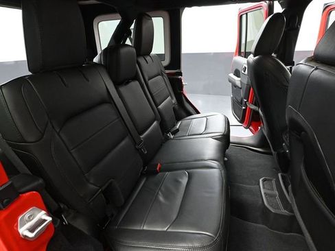 Used 2021 Jeep Wrangler Unlimited Sahara image 42