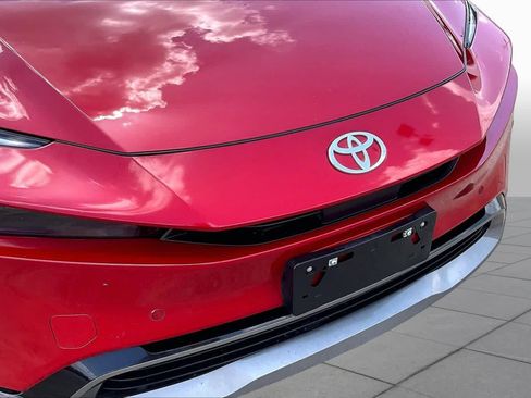 Used 2023 Toyota Prius XLE FWD image 29