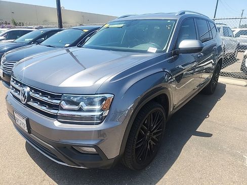 Used 2018 Volkswagen Atlas SE FWD image 3
