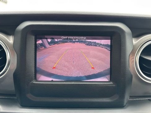 Used 2020 Jeep Wrangler Unlimited Sahara AWD/4WD image 13