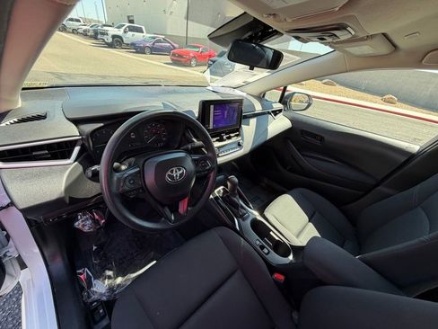 Used 2024 Toyota Corolla LE FWD image 11