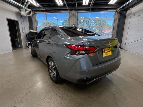 Used 2020 Nissan Versa SV FWD image 3