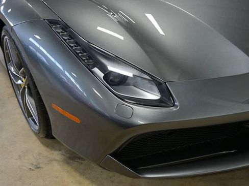 Used 2018 Ferrari 488 Spider image 24