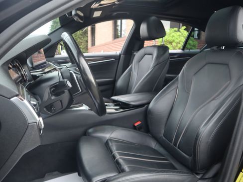 Used 2018 BMW 530i w/ Premium Package image 27