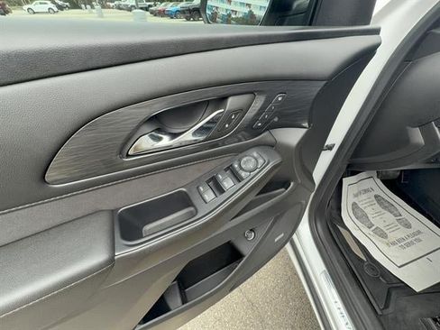 Used 2022 Chevrolet Traverse High Country w/ LPO, Floor Liner Package AWD/4WD image 25