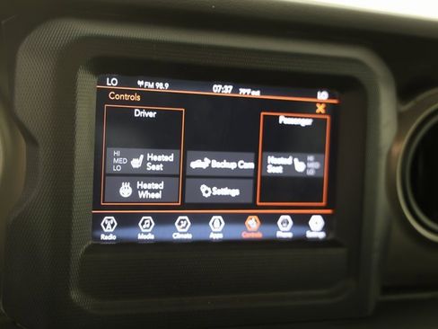 Used 2020 Jeep Gladiator Sport w/ Quick Order Package 24S image 18