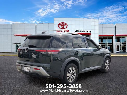 Used 2022 Nissan Pathfinder SL w/ Lighting Package (N92) FWD image 5