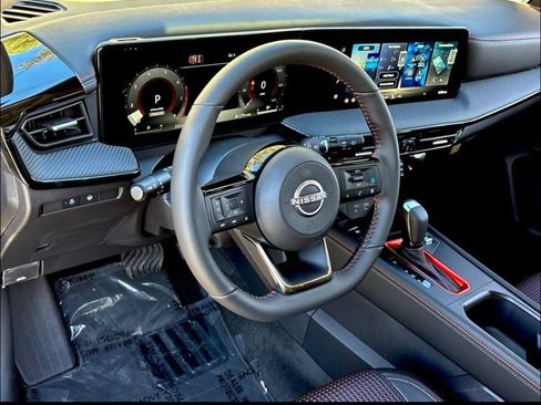 New 2026 Nissan Kicks SR w/ Cold Weather Package FWD image 7