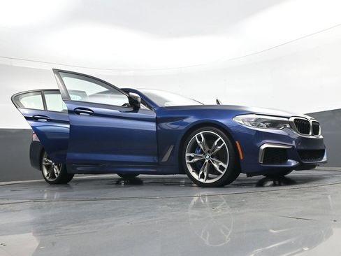 Used 2020 BMW M550i xDrive w/ Premium Package AWD/4WD image 38