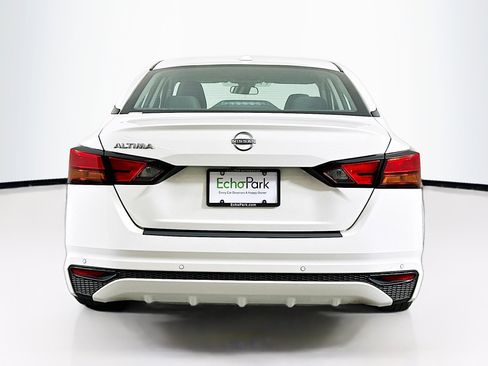 Used 2025 Nissan Altima 2.5 SV image 7