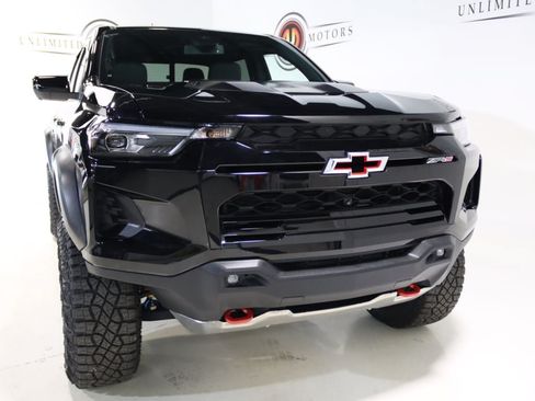 Used 2026 Chevrolet Colorado ZR2 w/ Technology Package AWD/4WD image 13
