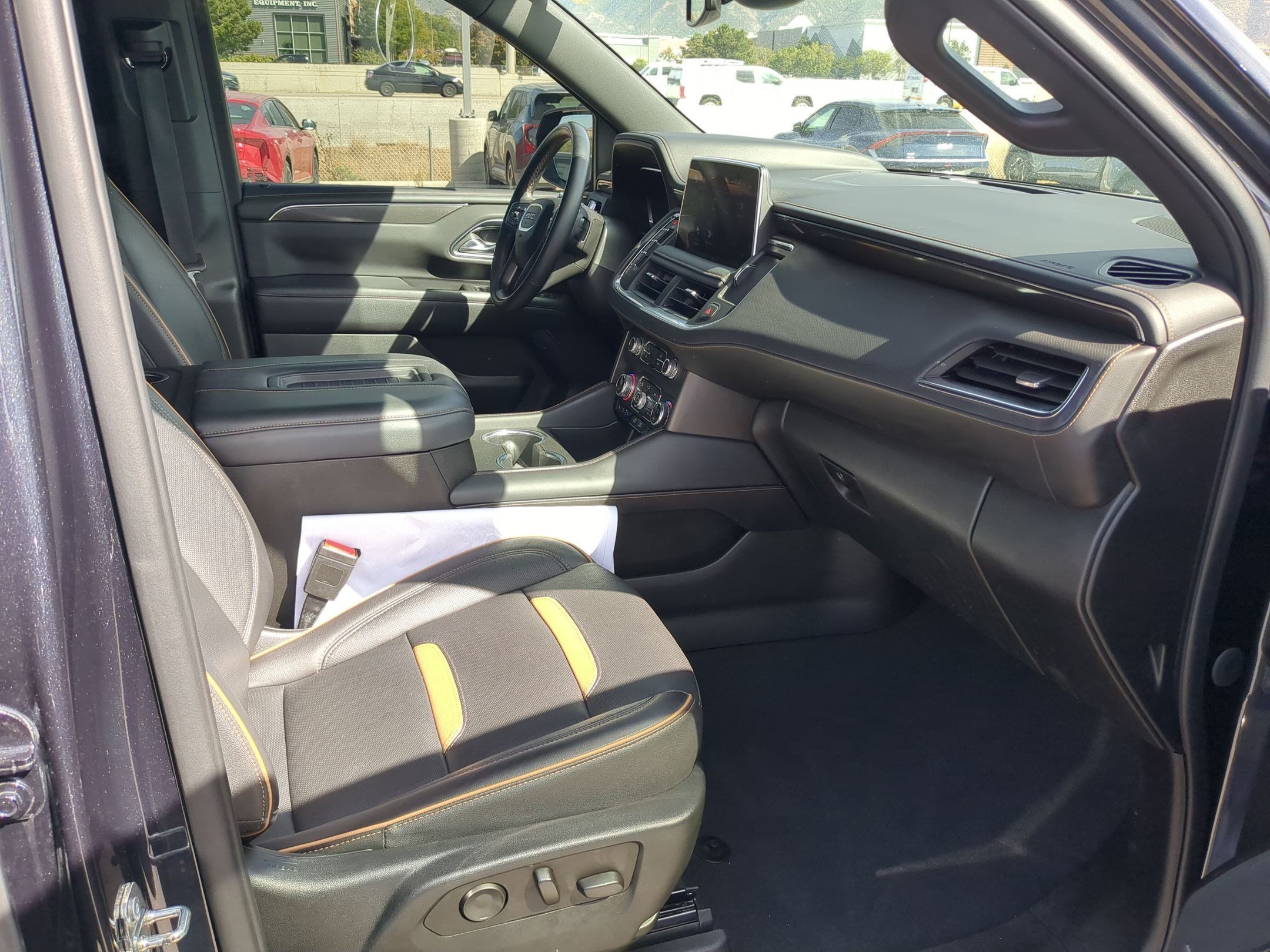 Used 2023 GMC Yukon AT4 w/ Technology Package AWD/4WD image 30