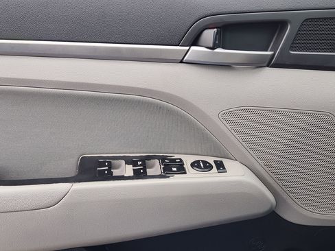 Used 2017 Hyundai Elantra SE w/ SE A/T Tech Package 03 image 23