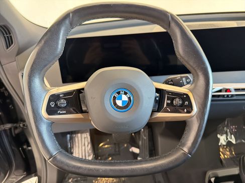 Used 2023 BMW iX xDrive50 w/ Premium Package AWD/4WD image 18
