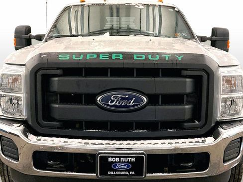Used 2015 Ford F550 4x4 Regular Cab Super Duty image 3