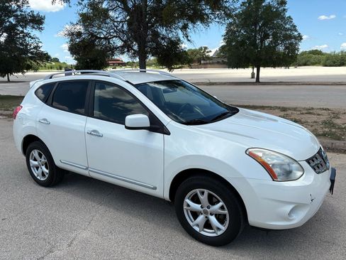 Used 2011 Nissan Rogue SV FWD image 64