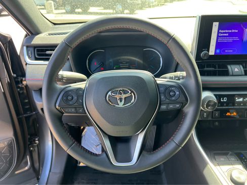 Used 2025 Toyota RAV4 SE AWD/4WD image 33