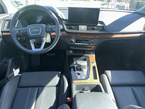 Certified 2023 Audi Q5 Prestige image 3
