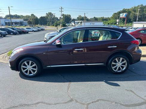 Used 2016 INFINITI QX50 Sport Utility 4D w/ Premium Package image 4